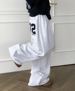 【起毛】72刺繍ピンタックワイドトレーニングパンツ(5color) MERANGE WHITE