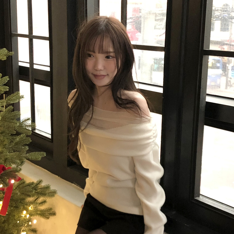 レースオフショルダー長袖Tシャツ IVORY