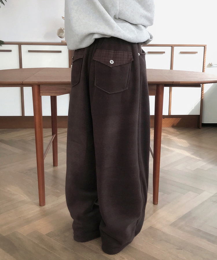 チェックポケットフリースバルーンワイドパンツ BROWN