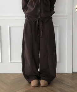 リベットピンタックフリースバルーンワイドパンツ BROWN