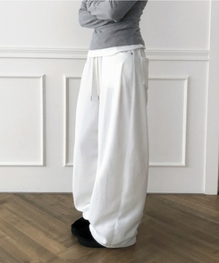 リベットピンタックフリースバルーンワイドパンツ IVORY