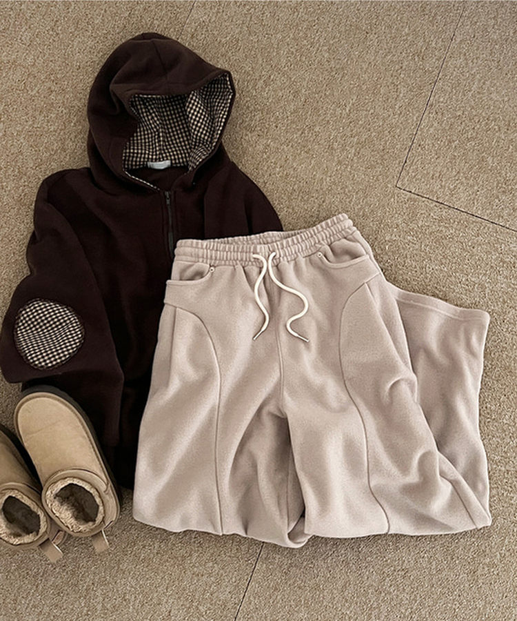 リベットピンタックフリースバルーンワイドパンツ