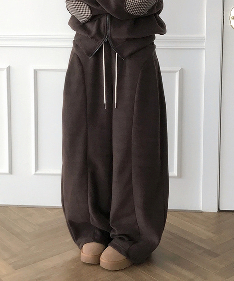 リベットピンタックフリースバルーンワイドパンツ BROWN