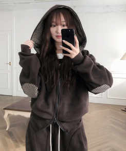 チェックフリースフードジップアップ BROWN