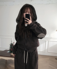 チェックフリースフードジップアップ BROWN