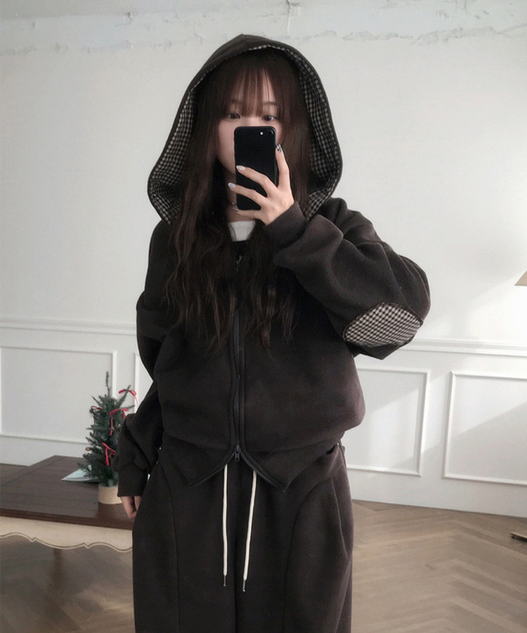 チェックフリースフードジップアップ BROWN