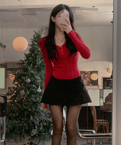 ウェンディボタンVニット RED