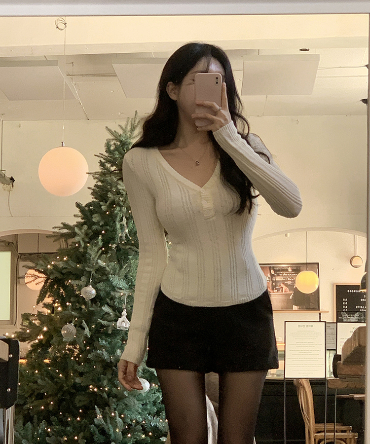 ウェンディボタンVニット IVORY