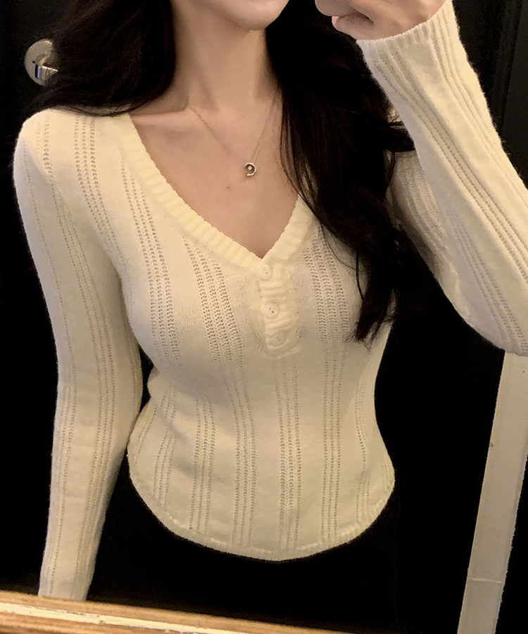 ウェンディボタンVニット IVORY