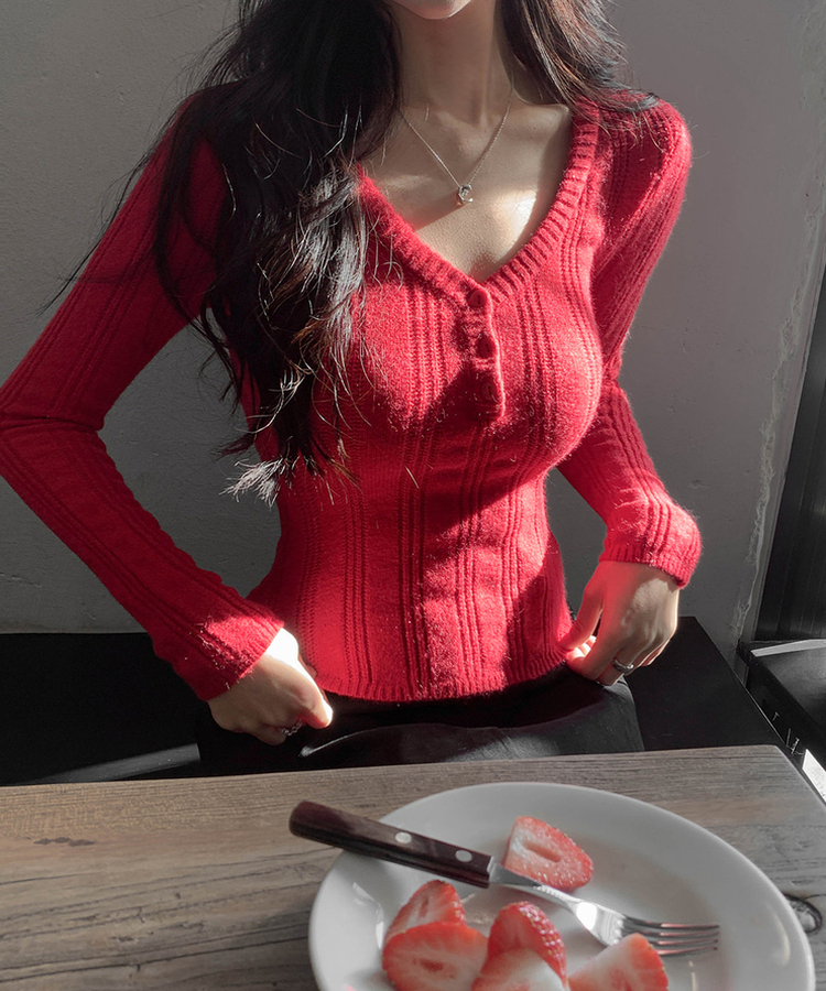 ウェンディボタンVニット RED