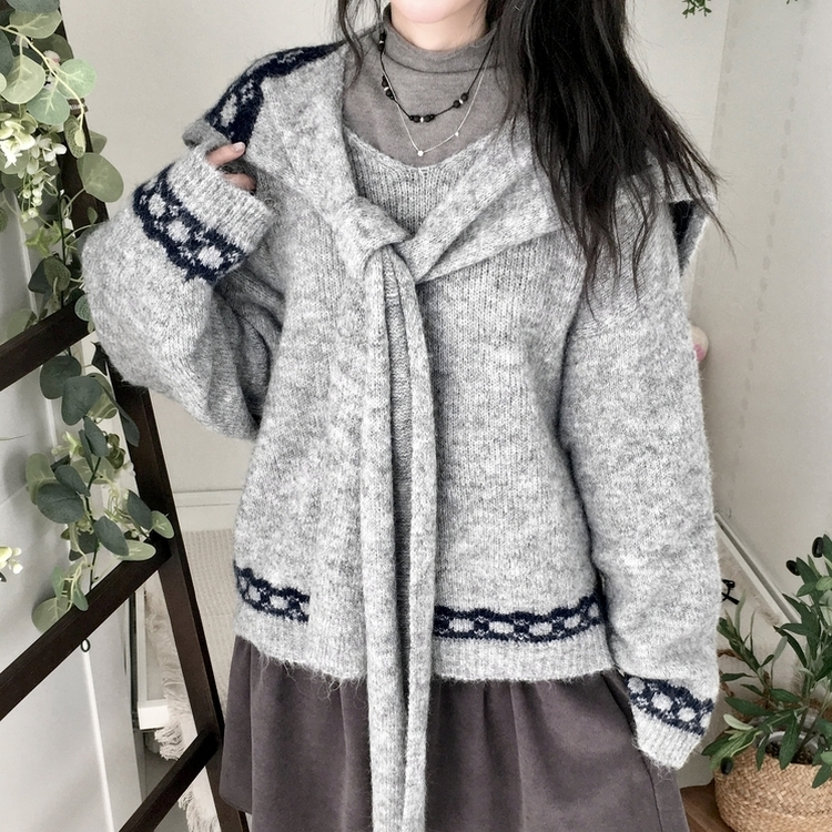 뒷태 포인트 러블리 도톰 포근 리본 브이넥 니트