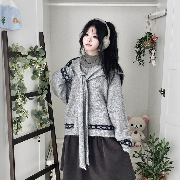 뒷태 포인트 러블리 도톰 포근 리본 브이넥 니트