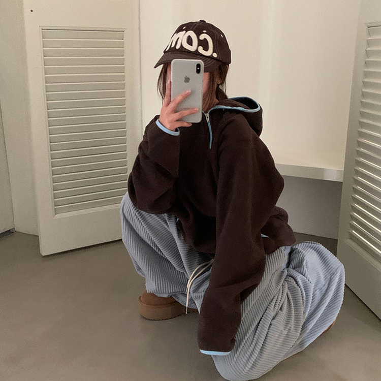 포근하게 스며드는 배색 후리스 후드티 t