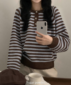 홀리 헨리넥 버튼 스트라이프 긴팔 울니트 소라