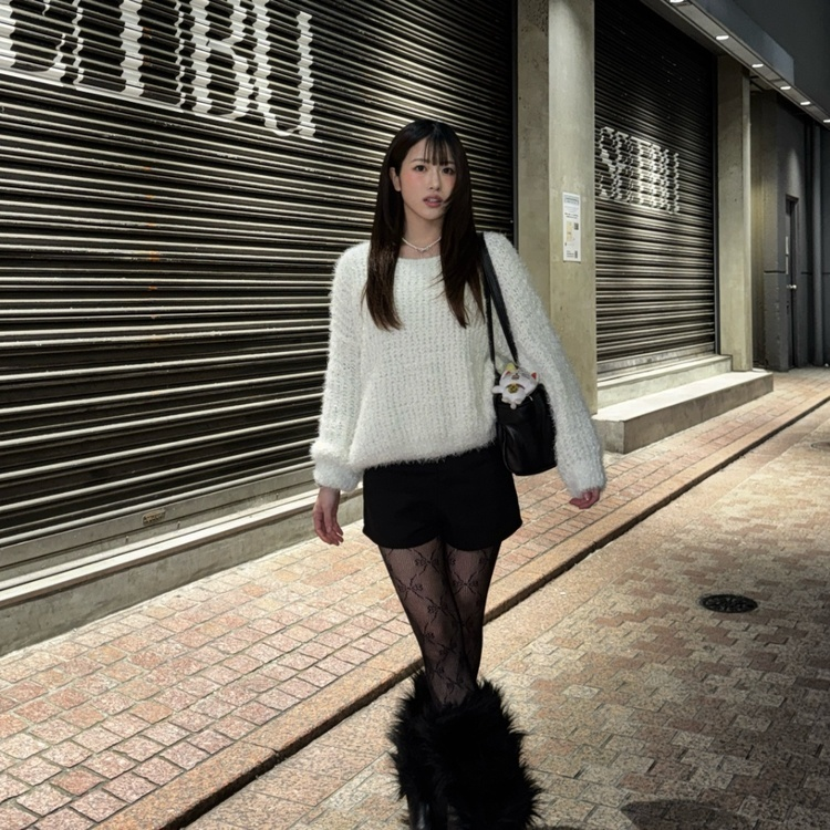 뽀글이 보트넥 앙고라 니트 아이보리