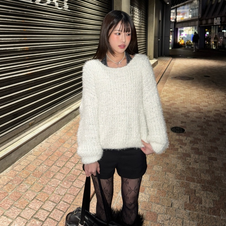 뽀글이 보트넥 앙고라 니트 아이보리