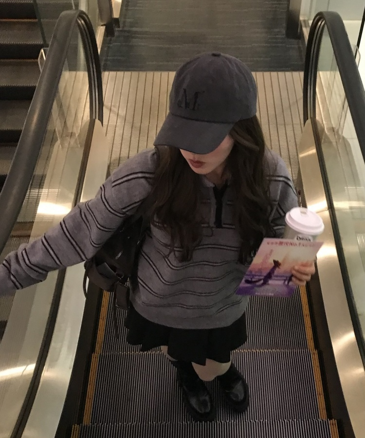 베이직 스트라이프 오버핏 니트 그레이-블랙