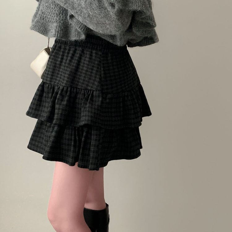 겨울에도 러블리함을 포기못한다면톤다운 분위기 체크 모직 캉캉 미니 밴딩 스커트 블랙