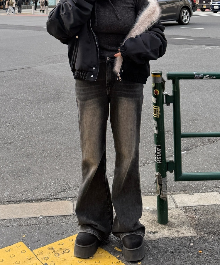 코튼 부츠컷 슬림핏 뒷포켓 데님 팬츠 블랙