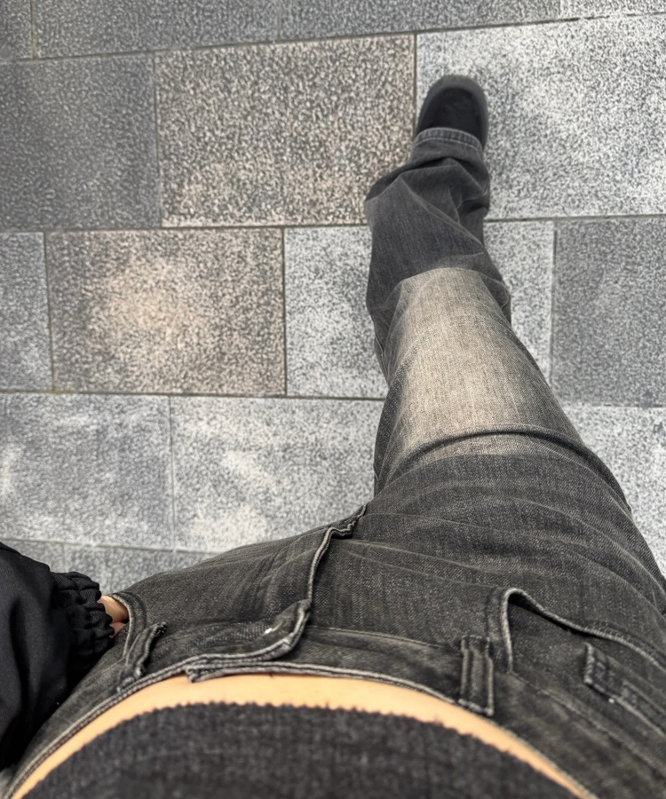 코튼 부츠컷 슬림핏 뒷포켓 데님 팬츠 블랙