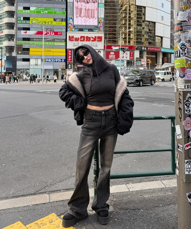 코튼 부츠컷 슬림핏 뒷포켓 데님 팬츠 블랙