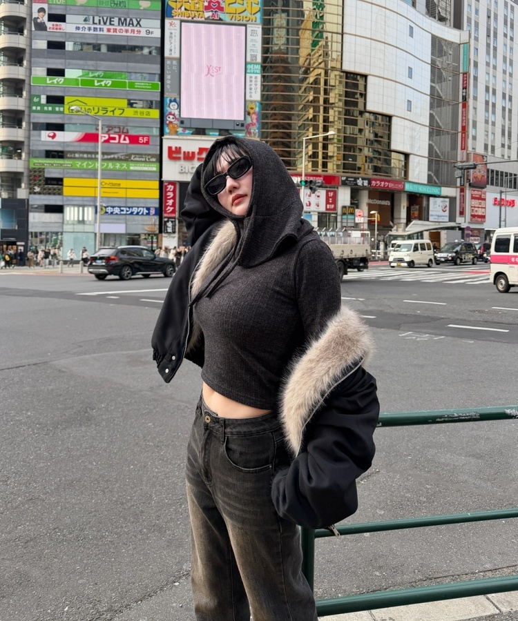 코튼 부츠컷 슬림핏 뒷포켓 데님 팬츠 블랙