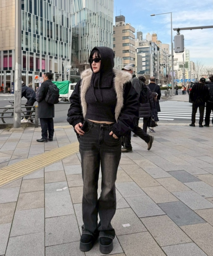 코튼 부츠컷 슬림핏 뒷포켓 데님 팬츠 블랙