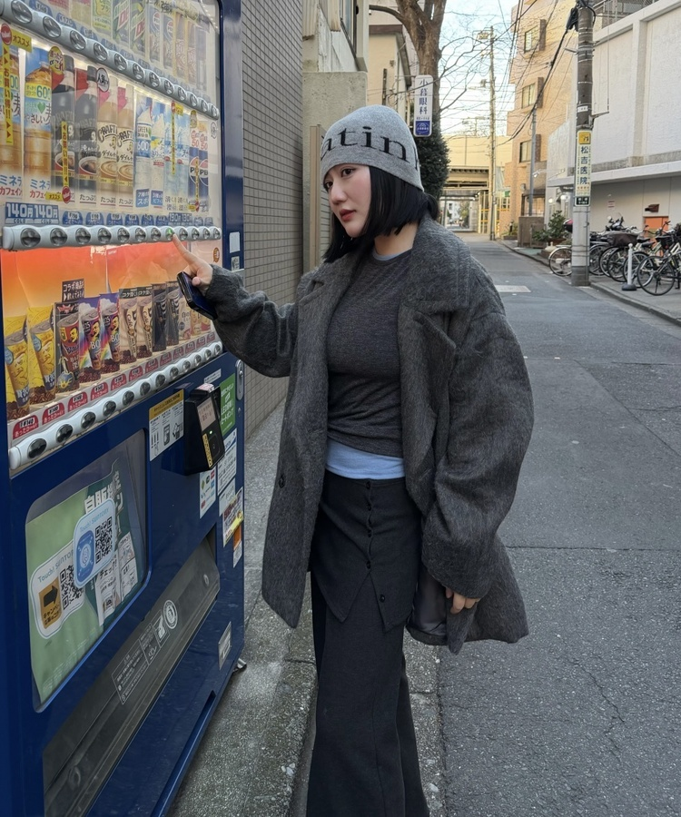 톤배색 라운드 레이어드 티셔츠 차콜