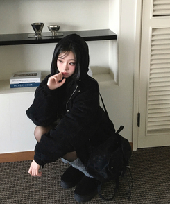 세루 포켓 복조리 스웨이드 가죽 미니 백팩 블랙