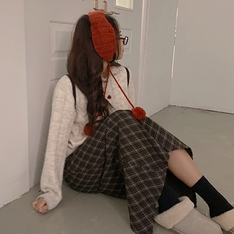 레드벨벳 하트 버튼 배색 앙고라 카라 꽈배기 가디건 아이보리