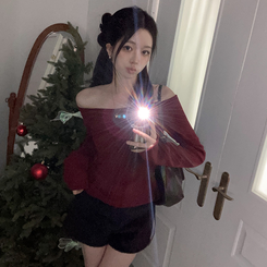 수아 포근 오프숄더 기모 티셔츠 레드