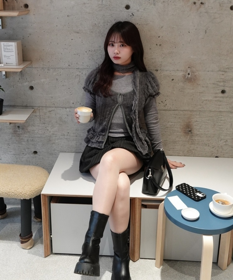 【SET】レイヤードフリルトップス＋マフラー GRAY