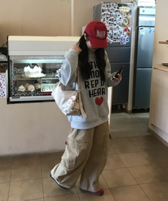 ハートプリントロゴトレーナー GRAY