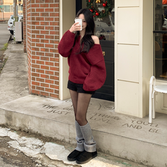 헨리넥 투웨이 원오프숄더 레더패치 오버핏 벌룬 레드 울니트 크리스마스룩 레드