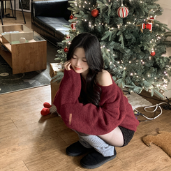 헨리넥 투웨이 원오프숄더 레더패치 오버핏 벌룬 레드 울니트 크리스마스룩 레드