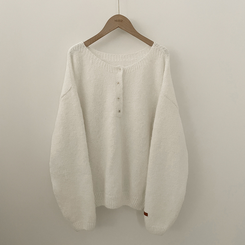 헨리넥 투웨이 원오프숄더 레더패치 오버핏 벌룬 레드 울니트 크리스마스룩