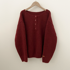 헨리넥 투웨이 원오프숄더 레더패치 오버핏 벌룬 레드 울니트 크리스마스룩