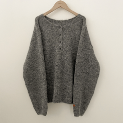 헨리넥 투웨이 원오프숄더 레더패치 오버핏 벌룬 레드 울니트 크리스마스룩