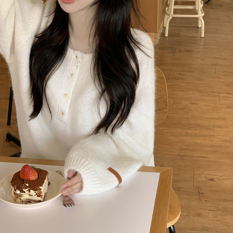 헨리넥 투웨이 원오프숄더 레더패치 오버핏 벌룬 레드 울니트 크리스마스룩 아이보리