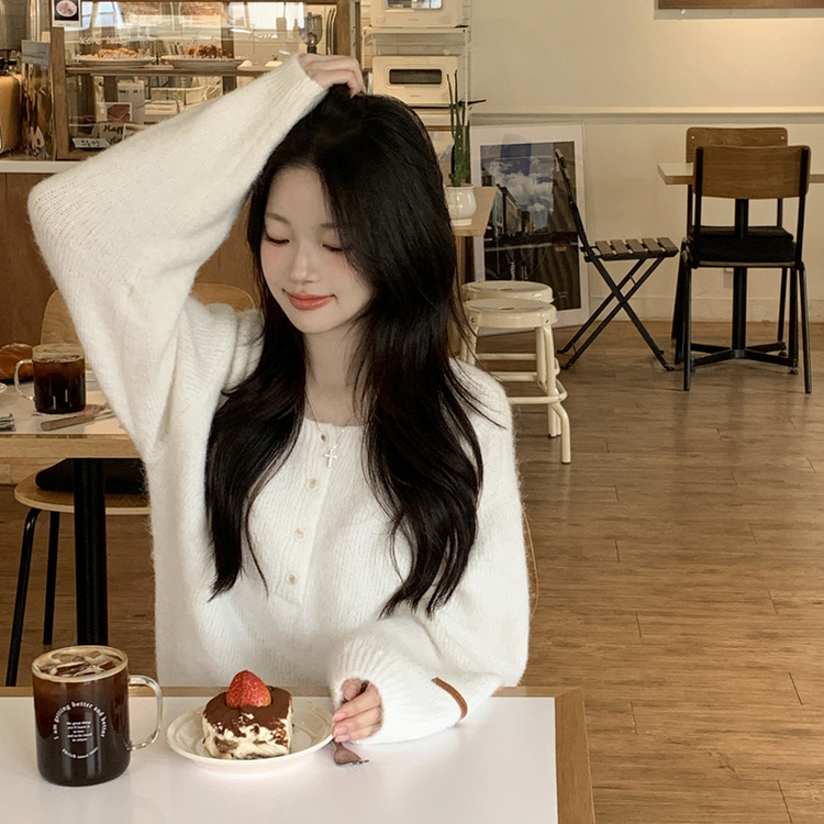 헨리넥 투웨이 원오프숄더 레더패치 오버핏 벌룬 레드 울니트 크리스마스룩 아이보리