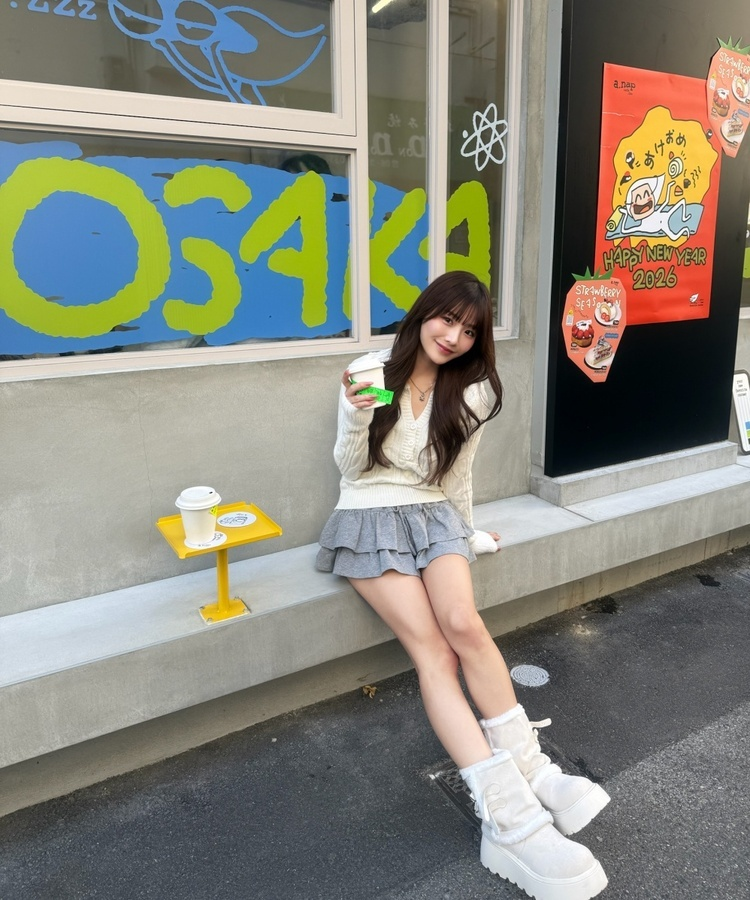 Vネックケーブル編みニット IVORY