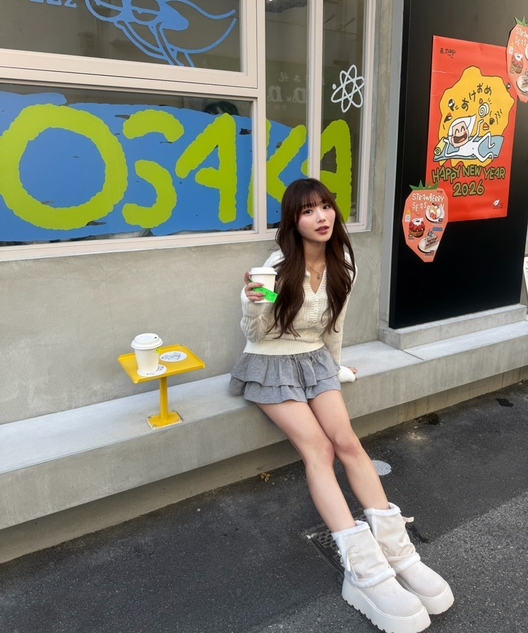 Vネックケーブル編みニット IVORY