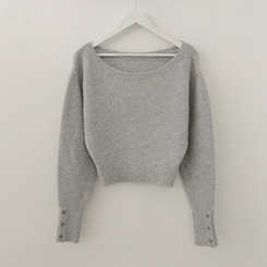 뽀송따뜻 연말룩 보트넥 원 오프숄더 소매 버튼 아방핏 크롭 워머니트