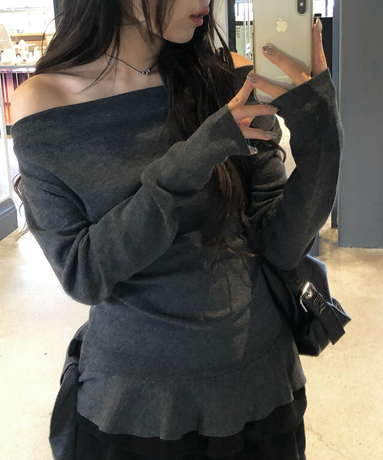 オフショルダーアンバランスシャーリングフリルニット CHARCOAL