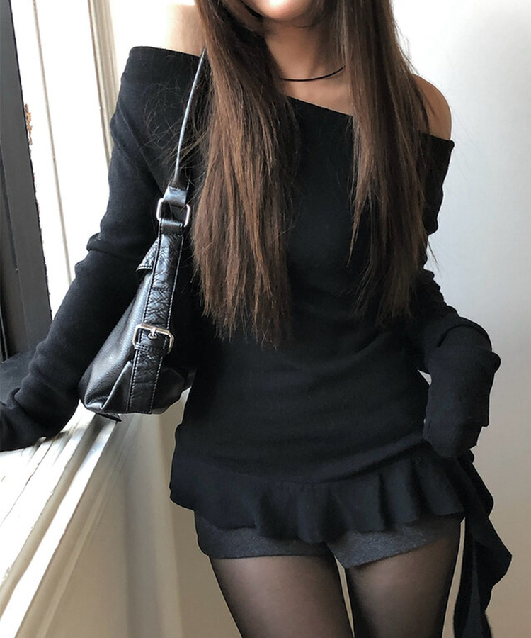 オフショルダーアンバランスシャーリングフリルニット BLACK
