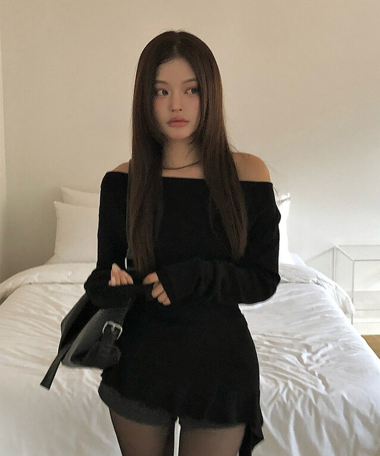 オフショルダーアンバランスシャーリングフリルニット BLACK