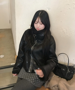 하이넥 버클 양털 무스탕 블랙