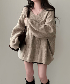 보호본능 자극핏여리함 플러스 꽈배기 꼬임 브이넥 오버핏 니트 베이지