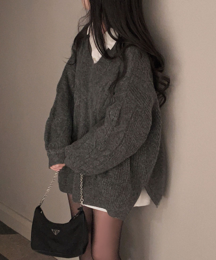 보호본능 자극핏여리함 플러스 꽈배기 꼬임 브이넥 오버핏 니트 차콜