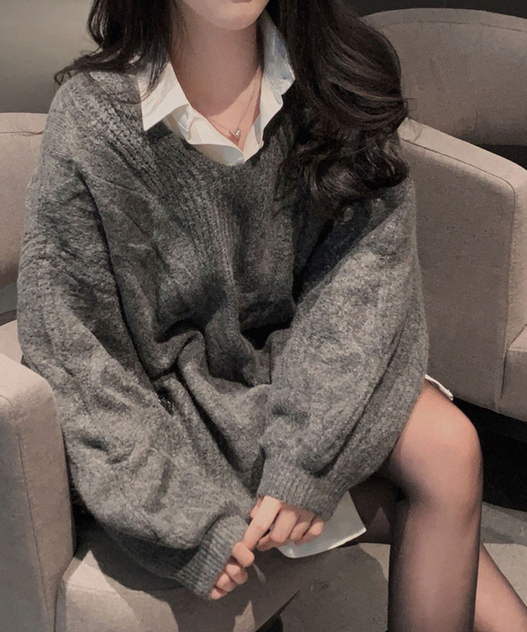 보호본능 자극핏여리함 플러스 꽈배기 꼬임 브이넥 오버핏 니트 차콜